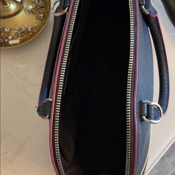 Black COACH handbag - Picture 3 of 3